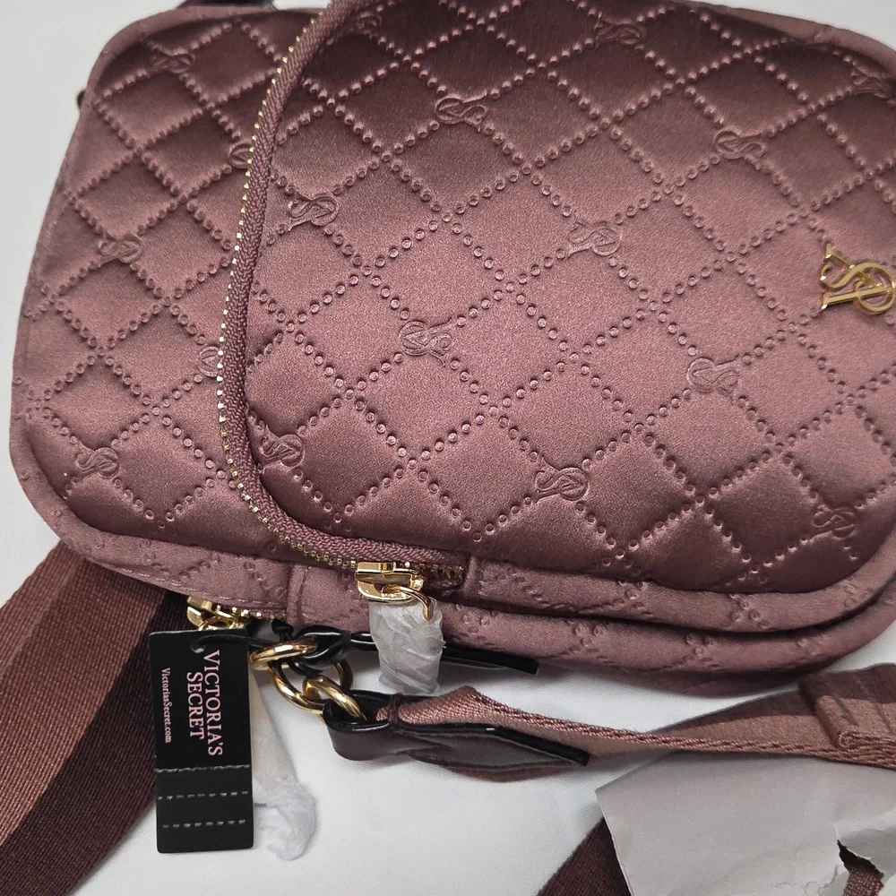 VS Quilted Crossbody Bag with Gold Logo - Picture 5 of 6